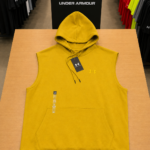 Franelilla Under Armour con Capucha Sport